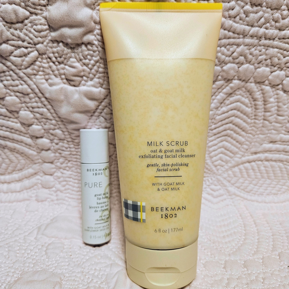 Beekman 1802 Milk Scrub Facial Cleanser - Yellow